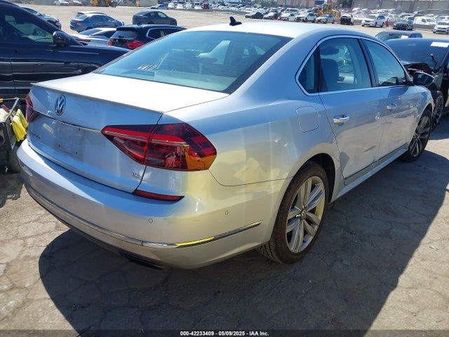 1VWCM7A39HC046906 Volkswagen 2017