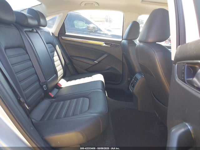 1VWCM7A39HC046906 Volkswagen 2017