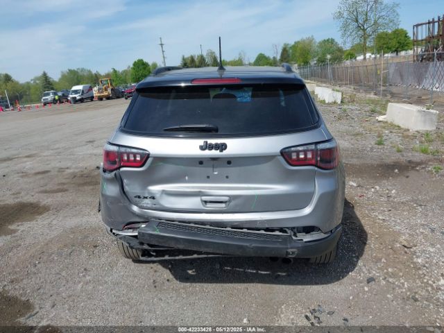 3C4NJDBB0JT321078 Jeep Compass Altitude 4x4