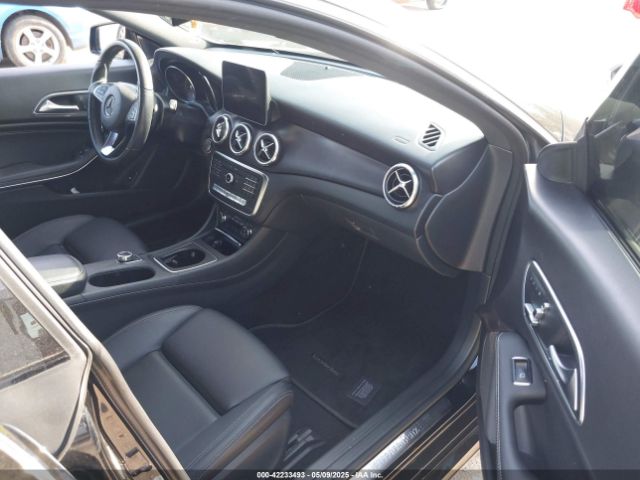 WDDSJ4GB9KN721403 Mercedes-Benz CLA 250 4MATIC
