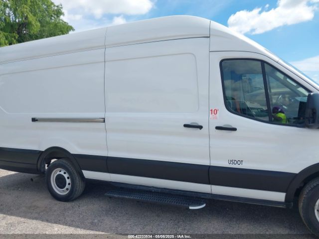 1FTBR3X89NKA23915 Ford Transit-250 Cargo Van