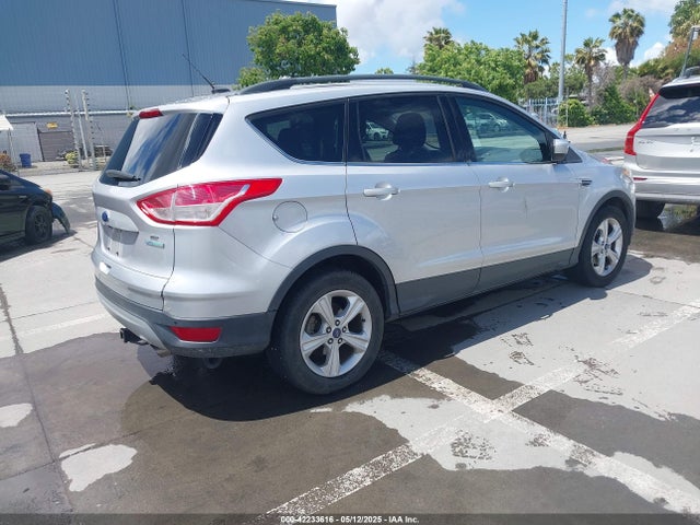 1FMCU0GX3GUC30165 Ford ESCAPE SE