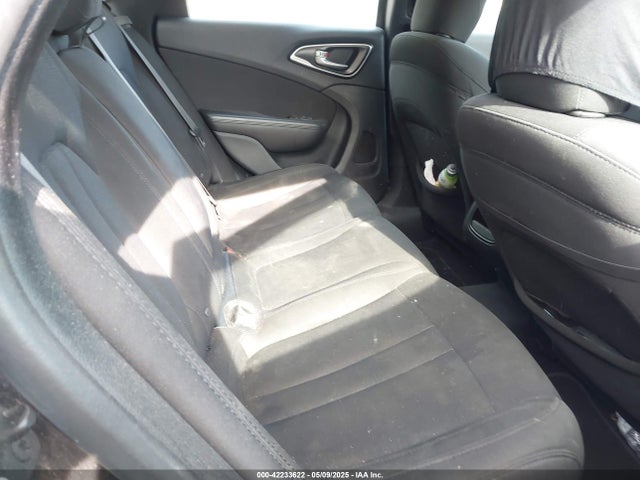 1C3CCCAB0GN127869 Chrysler 200 Limited