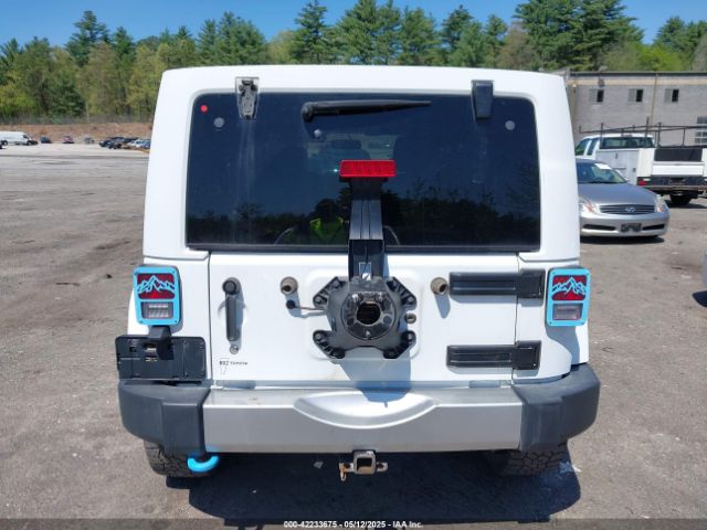 1C4BJWEG3HL517219 Jeep Wrangler Unlimited Sahara 4x4