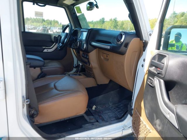1C4BJWEG3HL517219 Jeep Wrangler Unlimited Sahara 4x4