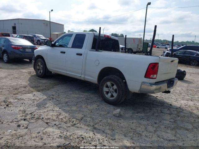 2015 RAM 1500 1C6RR7FG5FS647542 Photo 2