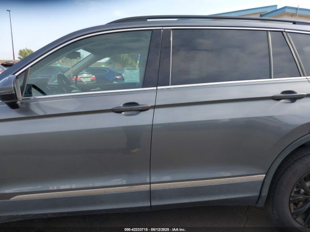 3VV3B7AX8JM049913 Volkswagen Tiguan
