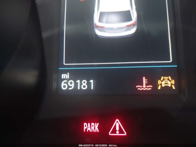 3VV3B7AX8JM049913 Volkswagen Tiguan