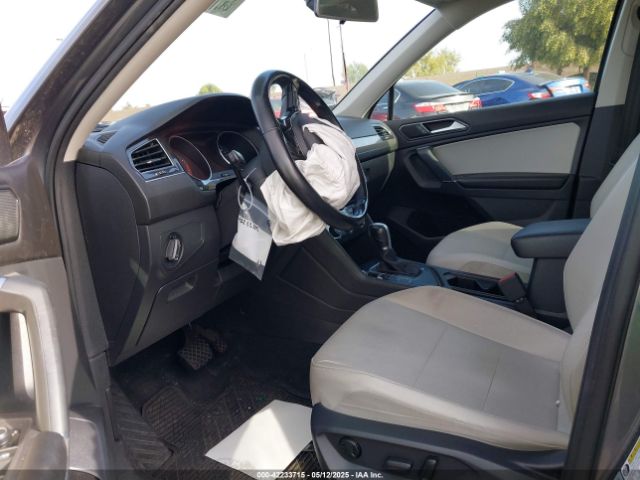 2018 VOLKSWAGEN TIGUAN 3VV3B7AX8JM049913 Photo 4