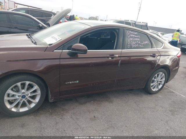 3FA6P0LU5KR175048 Ford Fusion Hybrid Se