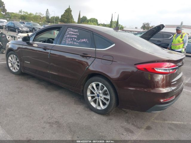 3FA6P0LU5KR175048 Ford Fusion Hybrid Se