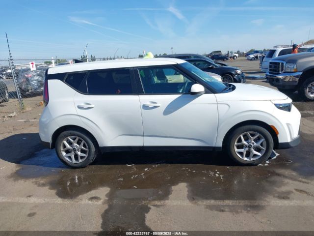 KNDJ23AU7R7227529 KIA SOUL LX