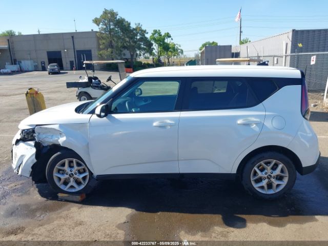 KNDJ23AU7R7227529 KIA SOUL LX