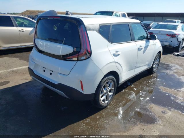 KNDJ23AU7R7227529 KIA SOUL LX