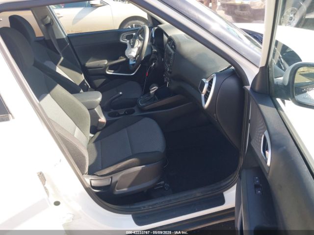 KNDJ23AU7R7227529 KIA SOUL LX