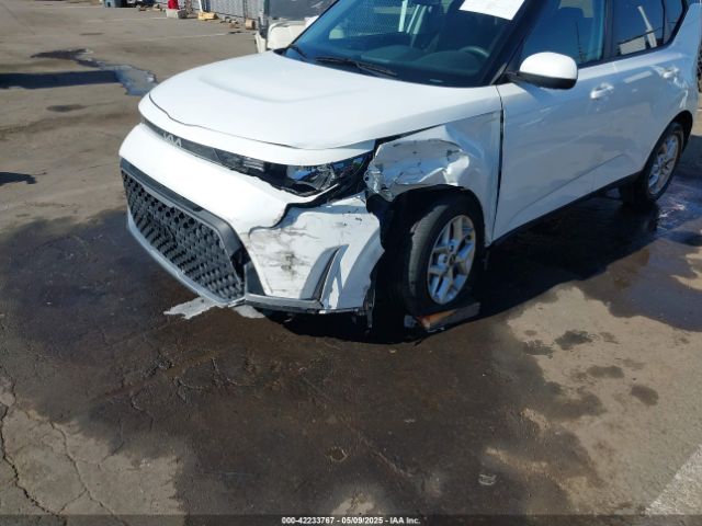 KNDJ23AU7R7227529 KIA SOUL LX