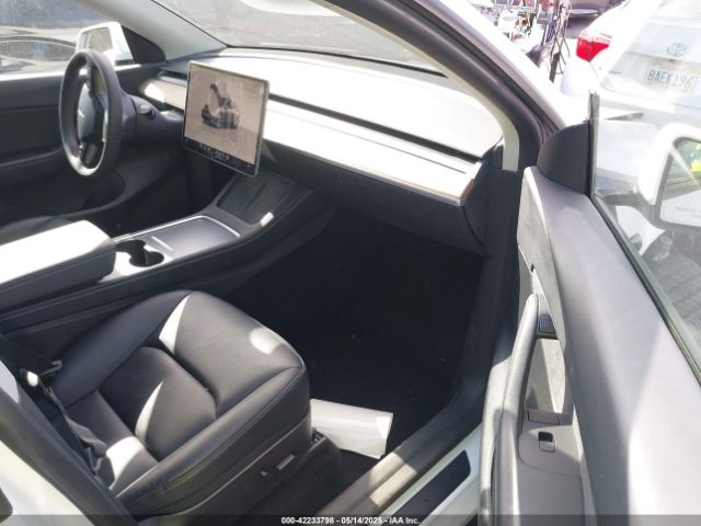 7SAYGDEE5NF504369 Tesla Model Y Long Range Dual Motor All-wheel Drive