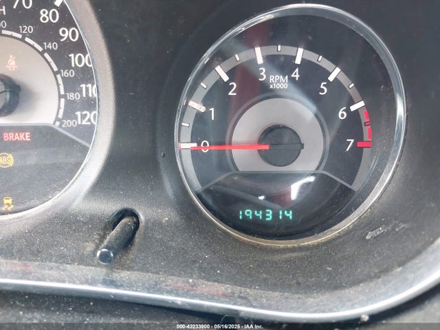 Chrysler 200 Touring 2014 1C3CCBBG7EN114229 Image 7
