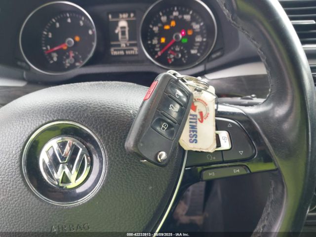 1VWCT7A34GC065171 Volkswagen Passat 1.8t Sel