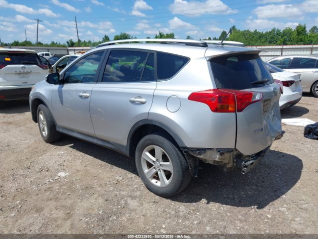 2T3WFREV5EW117187 Toyota Rav4 Xle