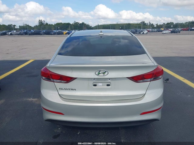 Hyundai ELANTRA SE 2017 5NPD74LF5HH103370 Image 16