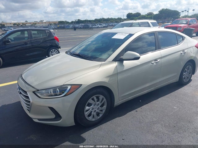 Hyundai ELANTRA SE 2017 5NPD74LF5HH103370 Image 2