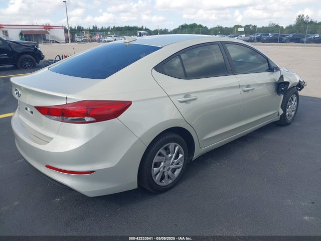 Hyundai ELANTRA SE 2017 5NPD74LF5HH103370 Image 4