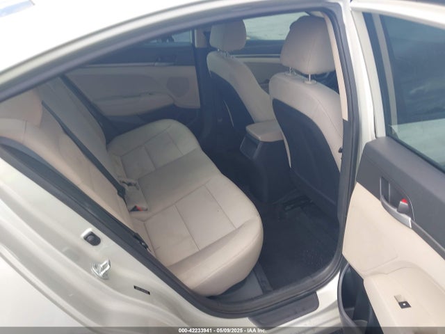 Hyundai ELANTRA SE 2017 5NPD74LF5HH103370 Image 8