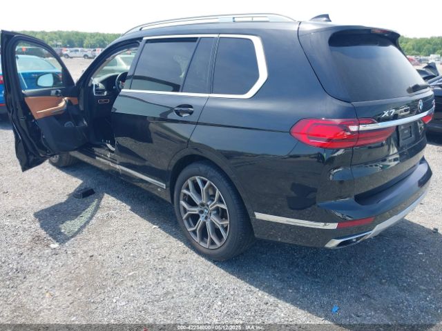 2021 BMW X7 5UXCW2C06M9H47267 Photo 2