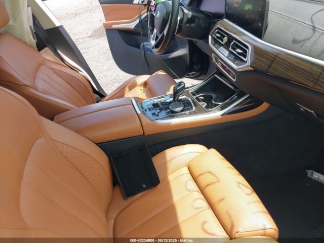 2021 BMW X7 5UXCW2C06M9H47267 Photo 4
