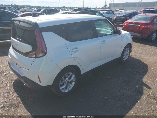 KNDJ23AU8P7861431 KIA SOUL LX