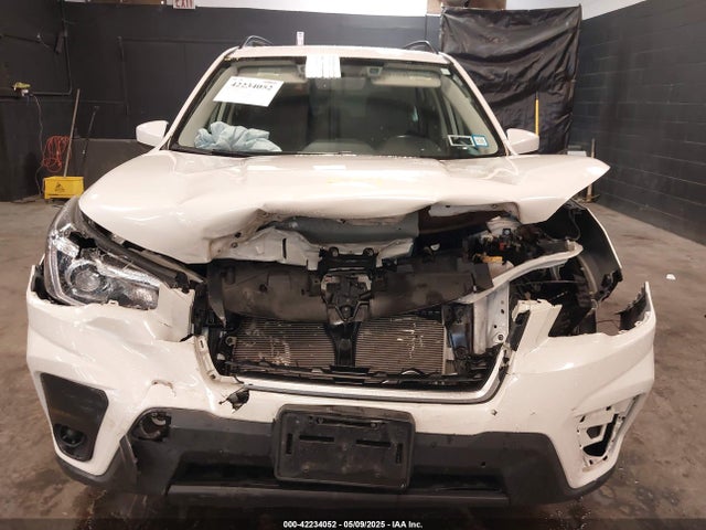 JF2SKAJC2LH505126 Subaru Forester Premium
