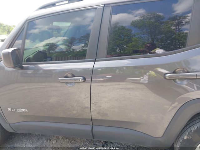 ZACCJBAB4HPG09720 Jeep Renegade Sport 4x4