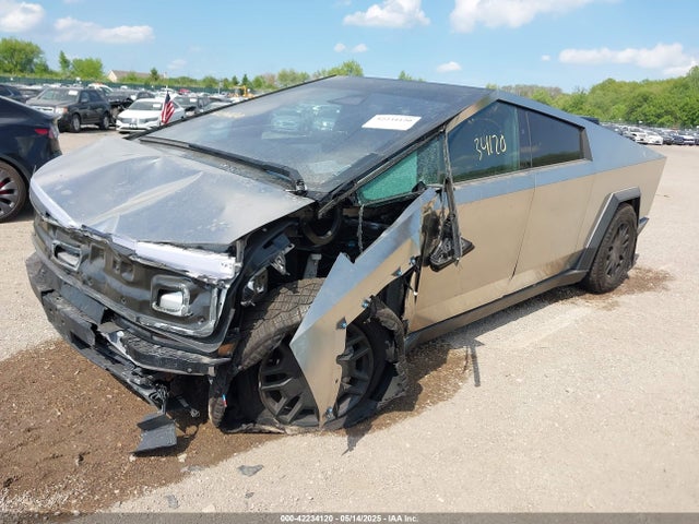 2024 TESLA CYBERTRUCK 7G2CEHEEXRA024834 Photo 1