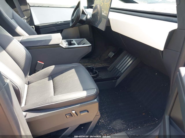 2024 TESLA CYBERTRUCK 7G2CEHEEXRA024834 Photo 4