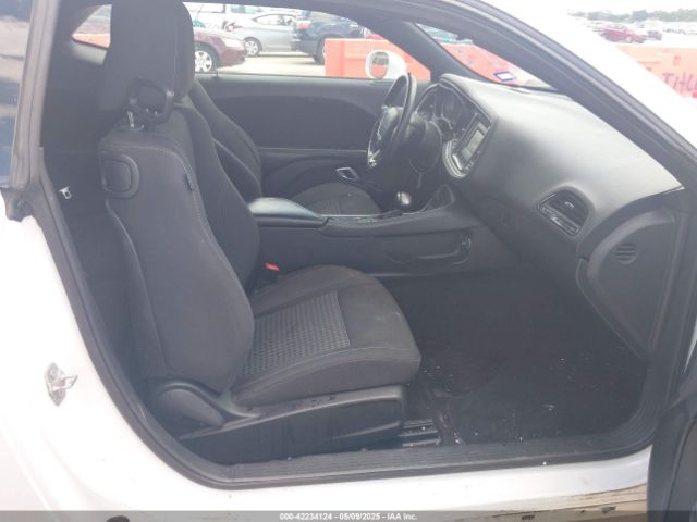 2C3CDZAG9FH849960 Dodge Challenger Sxt