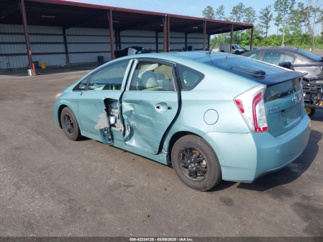 2014 TOYOTA PRIUS JTDKN3DUXE1852835 Photo 2
