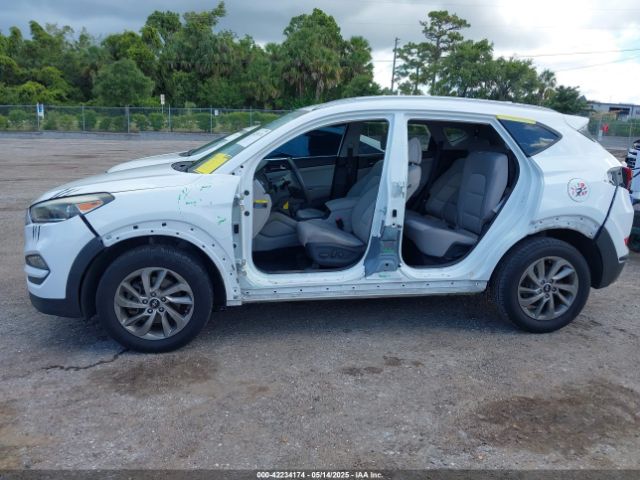 KM8J33A40JU670667 Hyundai TUCSON SEL