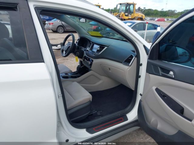 KM8J33A40JU670667 Hyundai TUCSON SEL