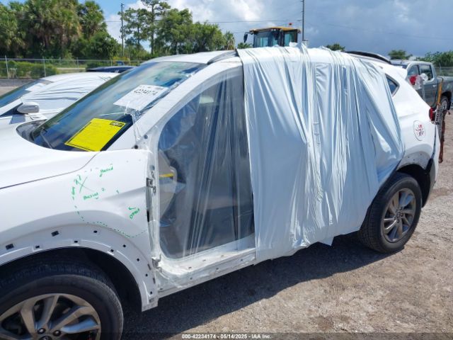 KM8J33A40JU670667 Hyundai TUCSON SEL