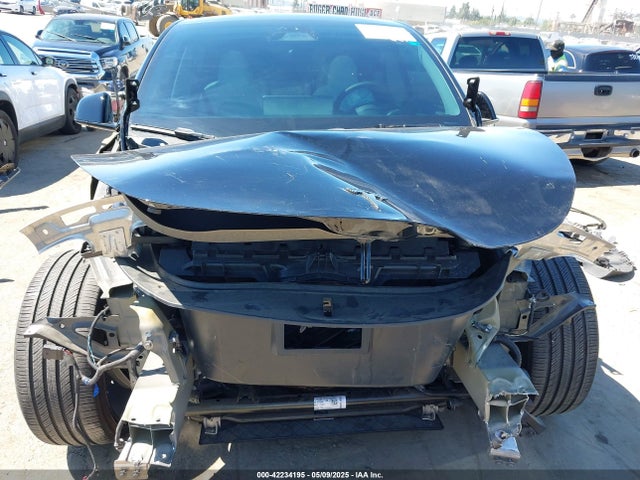 7SAYGDEF1RF049387 Tesla Model Y