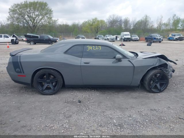 2C3CDZFJ4HH598417 Dodge Challenger 392 Hemi Scat Pack Shaker