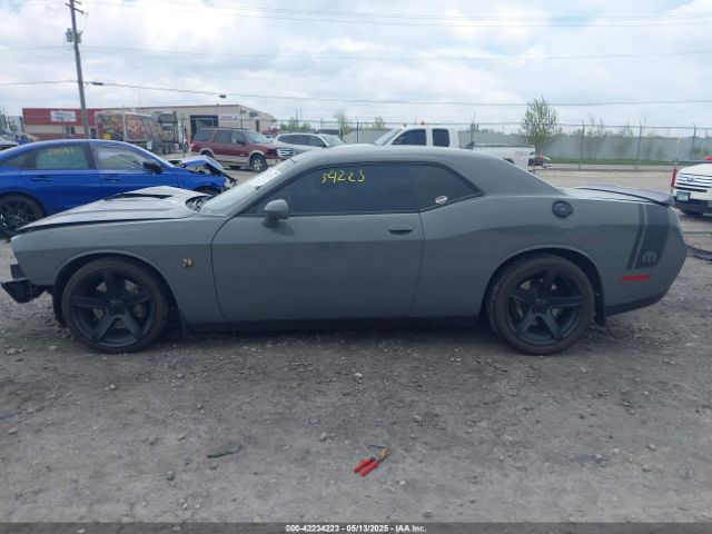 2C3CDZFJ4HH598417 Dodge Challenger 392 Hemi Scat Pack Shaker
