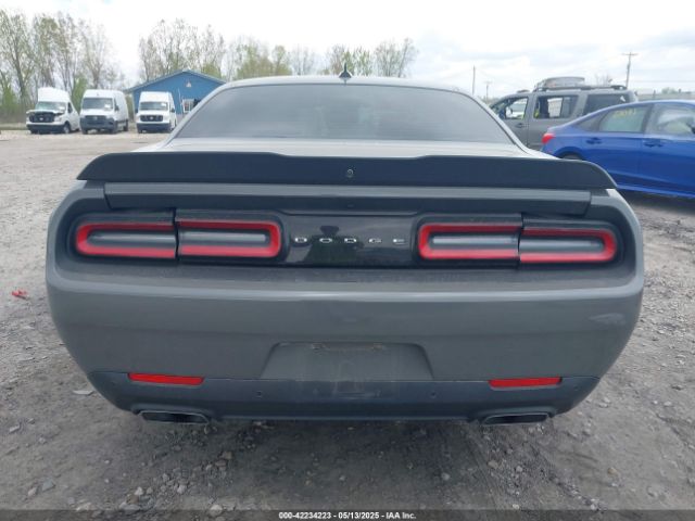 2C3CDZFJ4HH598417 Dodge Challenger 392 Hemi Scat Pack Shaker