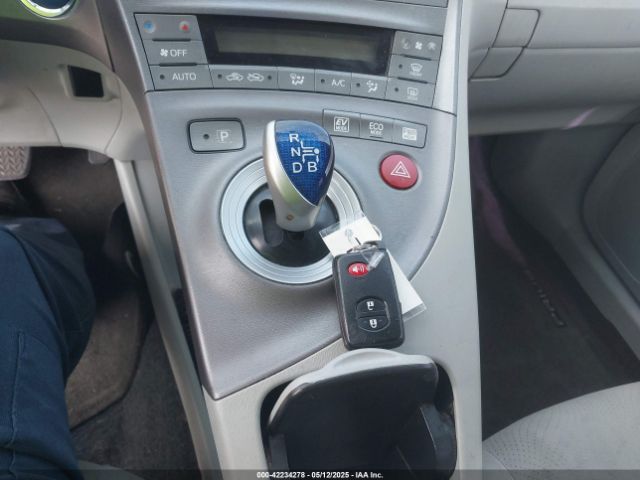 JTDKN3DU2F0436446 Toyota Prius Two