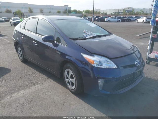 JTDKN3DU2F0436446 Toyota Prius Two