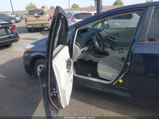 JTDKN3DU2F0436446 Toyota Prius Two