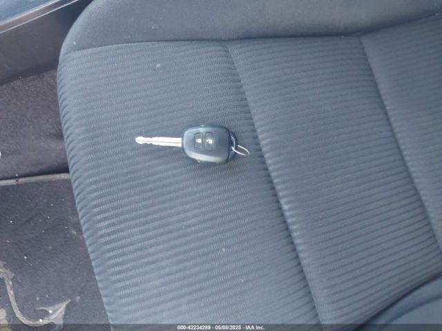 JTMBFREV4HJ112595 Toyota RAV4 LE