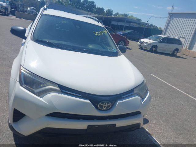 JTMBFREV4HJ112595 Toyota RAV4 LE