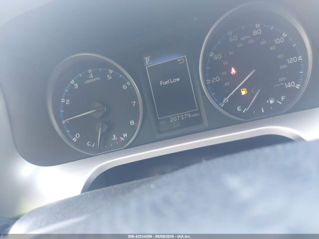 JTMBFREV4HJ112595 Toyota RAV4 LE